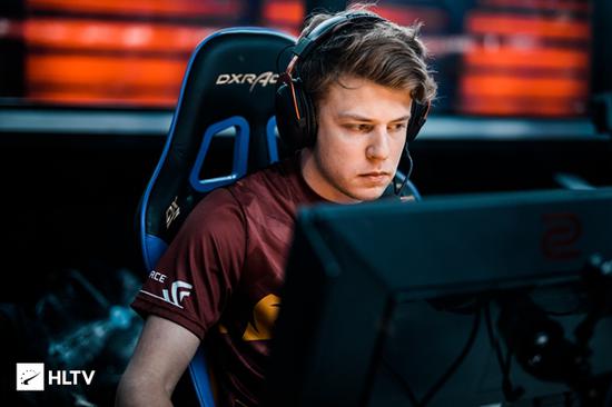 外媒分享2025年值得关注的辅助 TOP5：FPX.Hang上榜